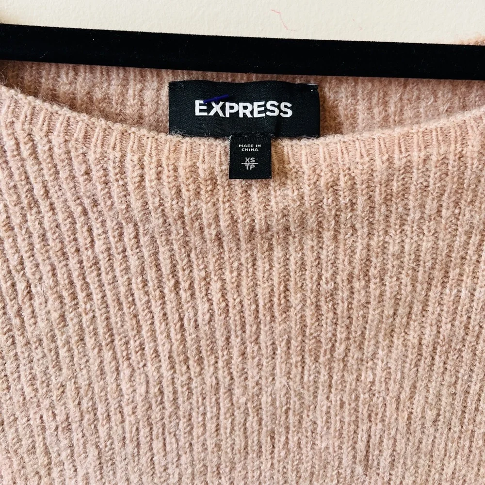 Express Balloon Sleeve Cropped Sweater - Picture 3 of 8